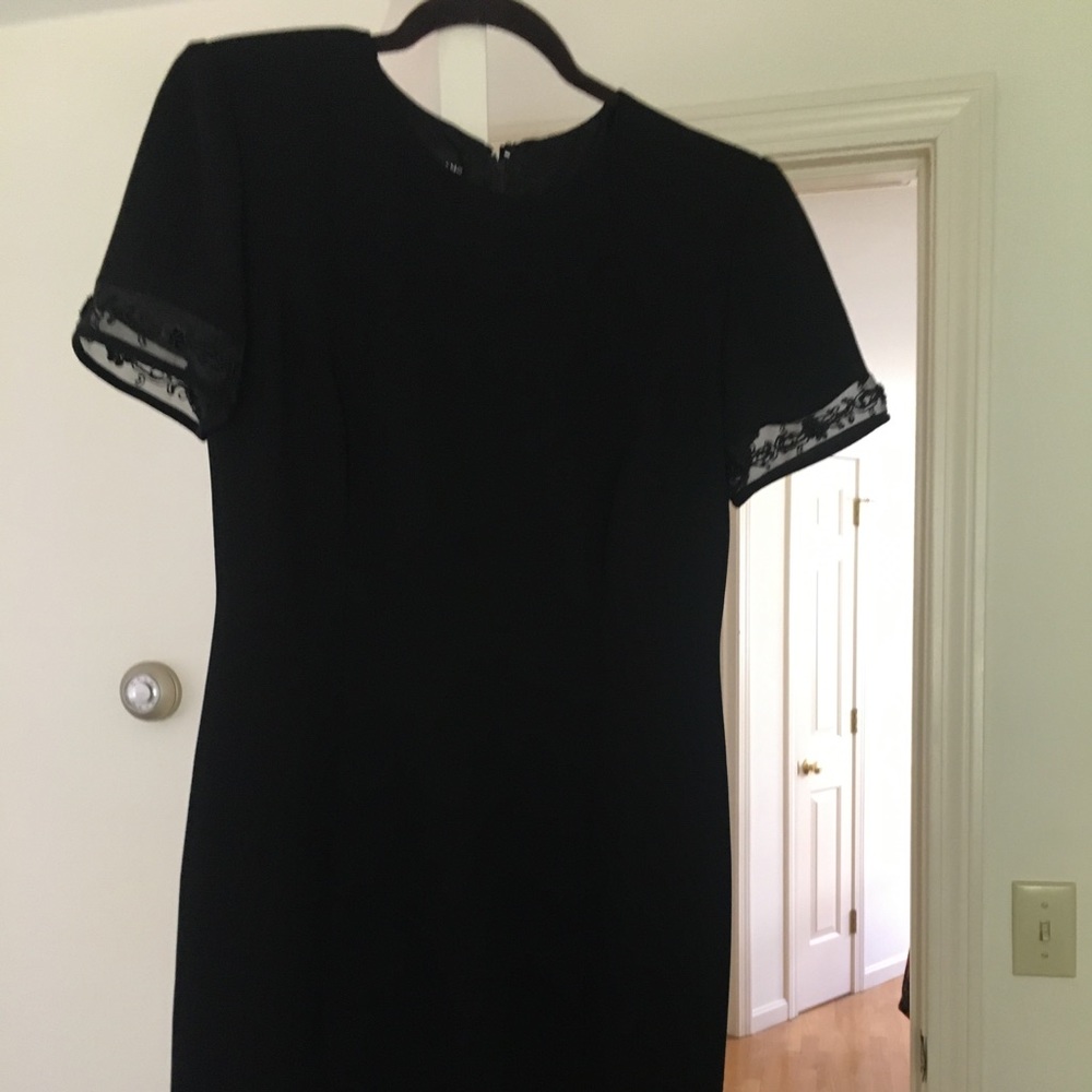 Donna Morgan black dress size 8 short sleeve